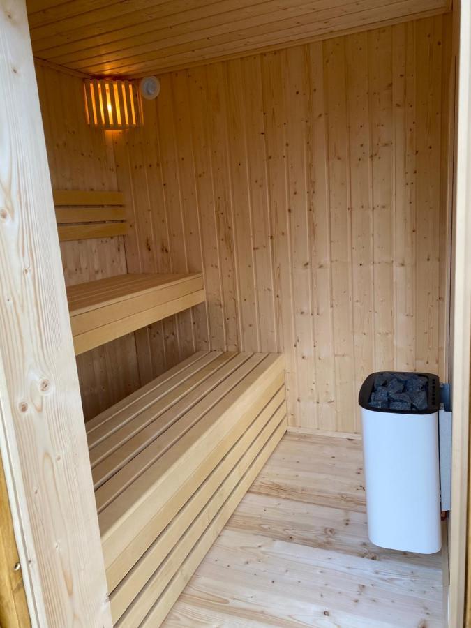 Lendhouse - Spa Pod Gwiazdami Sapow エクステリア 写真