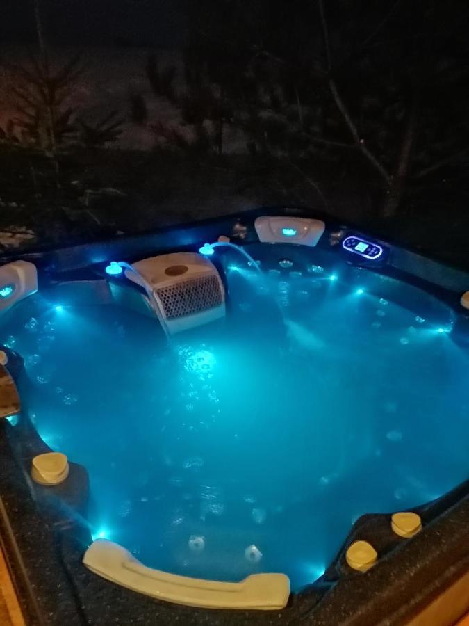 Lendhouse - Spa Pod Gwiazdami Sapow エクステリア 写真